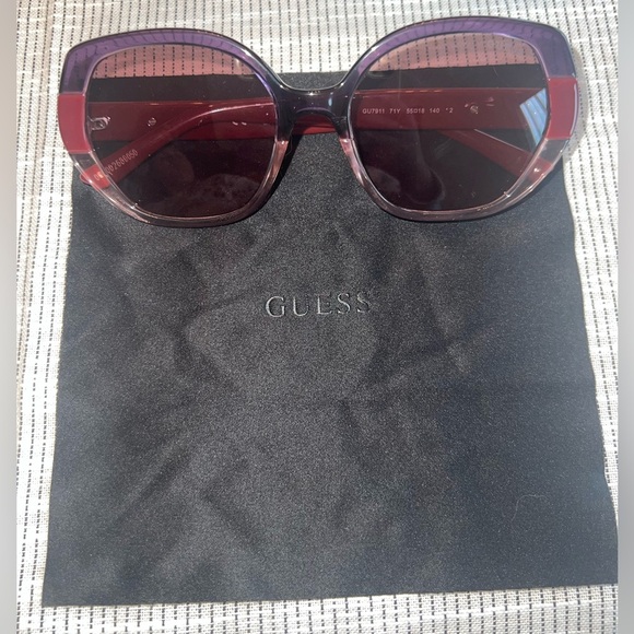 GUESS Women's Sunglasses NWOT - Picture 2 of 7